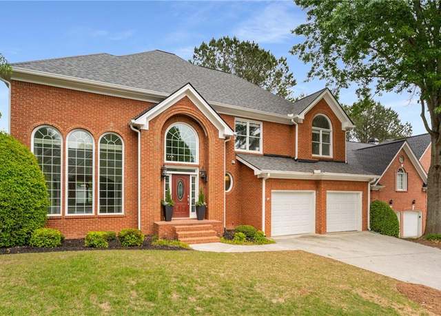 Property at 710 Glen Royal Dr, Roswell, GA 30076, 5 beds, 4.5 baths