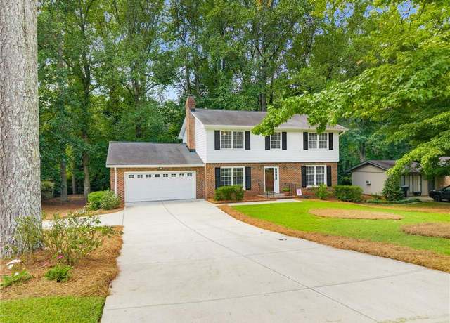 Property at 333 Emily Dr SW, Lilburn, GA 30047, 5 beds, 3.5 baths