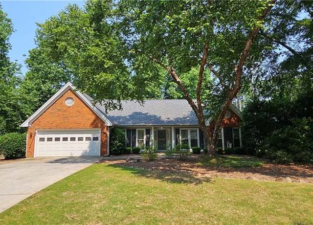 Property at 2123 Condor Dr, Lawrenceville, GA 30044, 3 beds, 2 baths