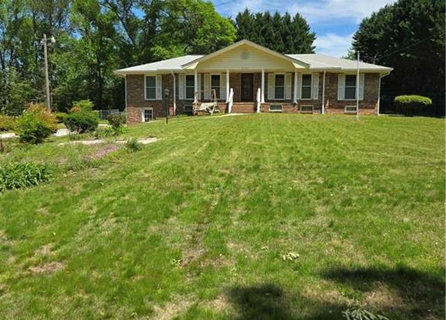 Property at 2126 Monterey Dr, Snellville, GA 30039, 3 beds, 2 baths