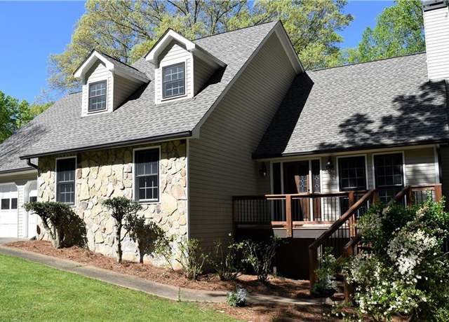 Property at 1521 Larkwood Dr, Canton, GA 30114, 3 beds, 2.5 baths