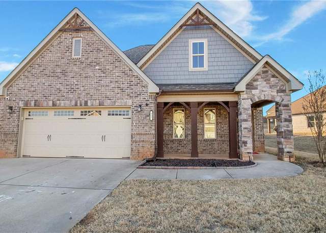 Property at 317 Linman Dr, Lagrange, GA 30240, 4 beds, 2 baths