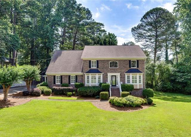 Property at 1324 Concord Cir SW, Lilburn, GA 30047, 5 beds, 3 baths