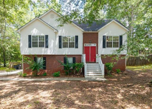 Property at 42 Piedmont Dr, Senoia, GA 30276, 3 beds, 2.5 baths