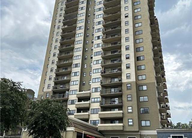 Property at 795 Hammond Dr, Sandy Springs, GA 30328, 2 beds, 1 bath