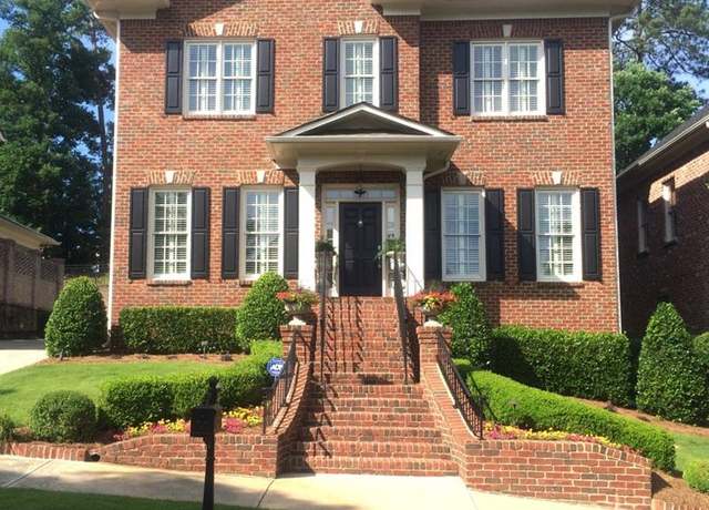 Property at 962 Manor Parc Dr, Decatur, GA 30033, 3 beds, 2.5 baths