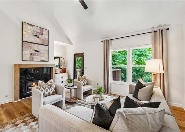 Property at 904 Ivy Green Ln SE, Marietta, GA 30067, 3 beds, 3 baths