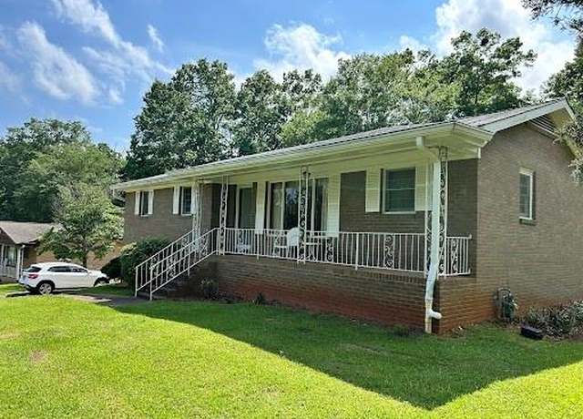 Property at 5267 Kings Hwy, Douglasville, GA 30135, 3 beds, 2 baths