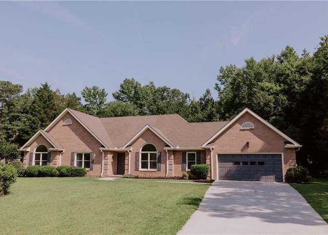 Property at 180 Jay Trl, Fayetteville, GA 30215, 4 beds, 2 baths