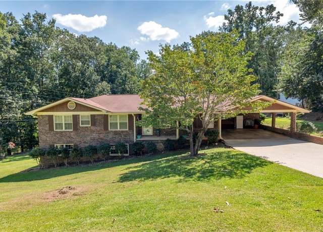 Property at 5059 Whispering Pines Dr, Gainesville, GA 30504, 3 beds, 2 baths