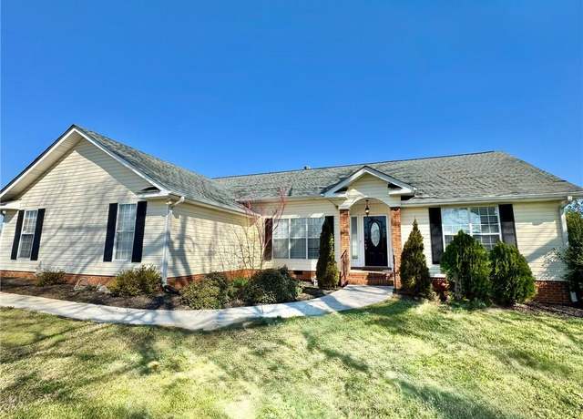 Property at 200 Silverthorn Way, Cedartown, GA 30125, 3 beds, 2 baths