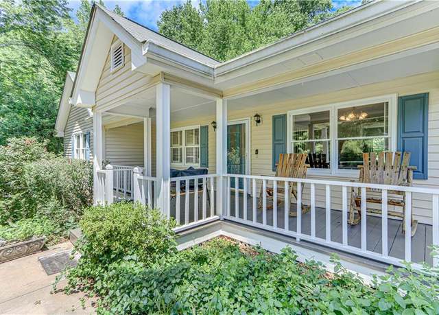 Property at 4745 Countryside Dr, Flowery Branch, GA 30542, 3 beds, 2 baths