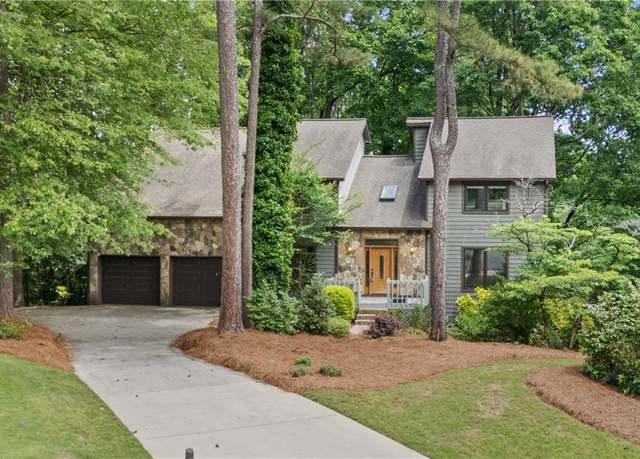 Property at 1498 Camp Point Ct NE, Roswell, GA 30075, 5 beds, 4 baths
