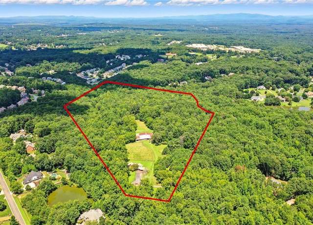 Property at 450 Pat Rich Dr, Canton, GA 30115, 4 beds, 3 baths