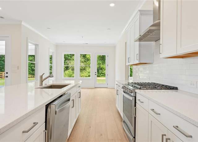 Property at 130 Prescott Manor Dr, Canton, GA 30115, 4 beds, 3.5 baths
