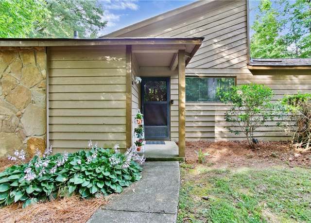 Property at 830 Bonnie Glen Dr SE, Marietta, GA 30067, 1 bed, 1.5 baths