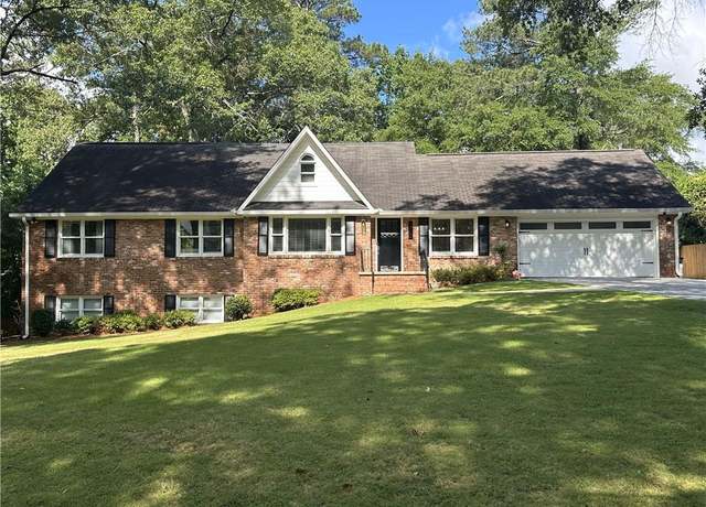 Property at 1702 Montcliff Ct, Decatur, GA 30033, 4 beds, 4 baths