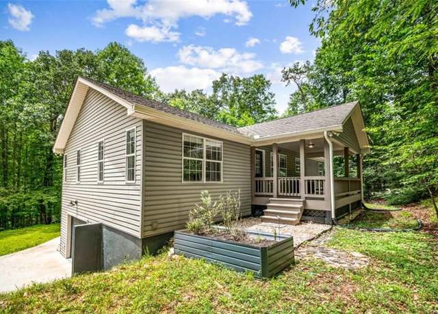 Property at 208 Summit St, Ellijay, GA 30540, 3 beds, 3 baths