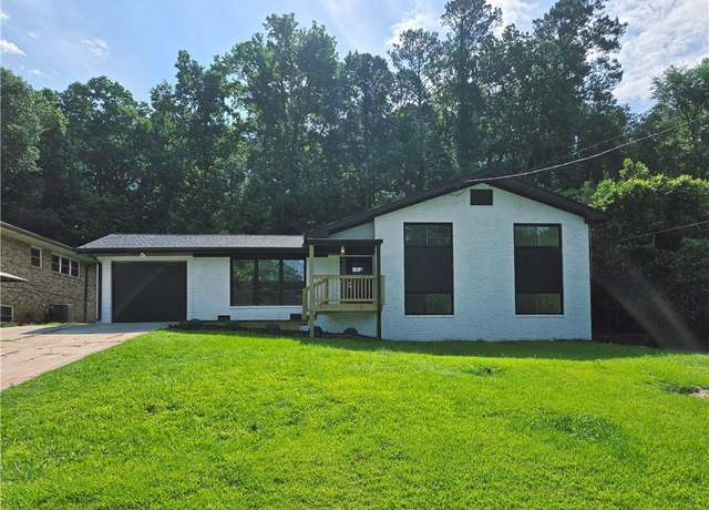 Property at 2400 Glenrock Dr, Decatur, GA 30032, 4 beds, 3 baths