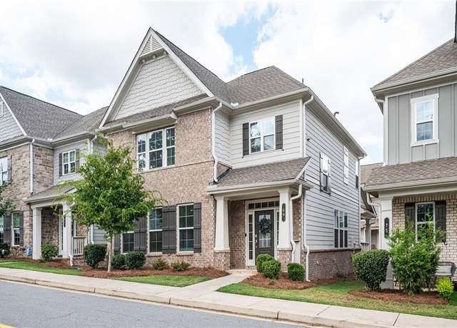 Property at 69 W Dixie Ave SE, Marietta, GA 30008, 4 beds, 3.5 baths
