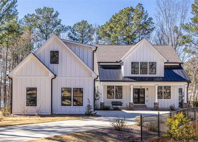Property at 1131 Pinehurst Dr, Greensboro, GA 30642, 5 beds, 4.5 baths
