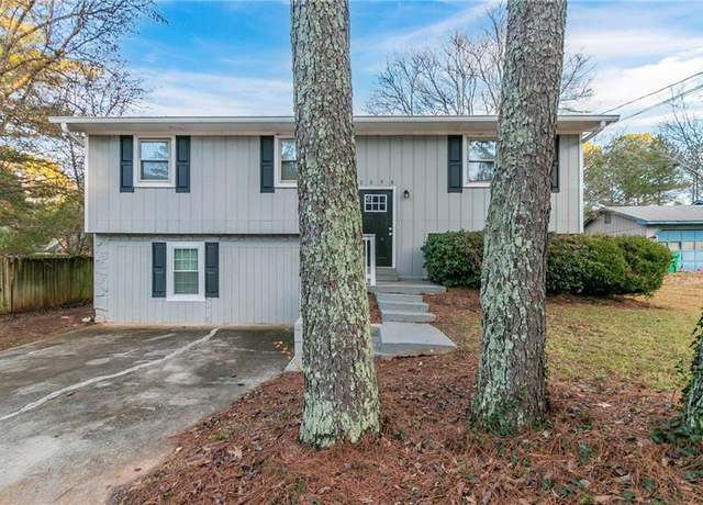 Property at 2098 Mallard Crst, Lithonia, GA 30058, 6 beds, 3 baths