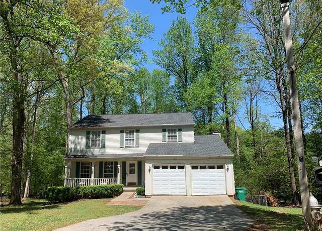Property at 5545 Fitzpatrick Ter, Peachtree Corners, GA 30092, 5 beds, 3 baths