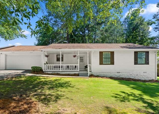 Property at 830 The Cir, Lawrenceville, GA 30043, 3 beds, 2 baths