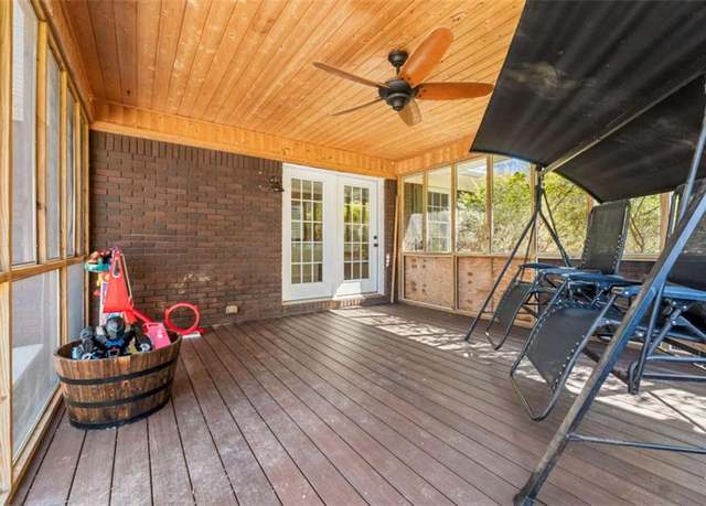 Property at 147 Dogwood Dr, Calhoun, GA 30701, 3 beds, 2 baths