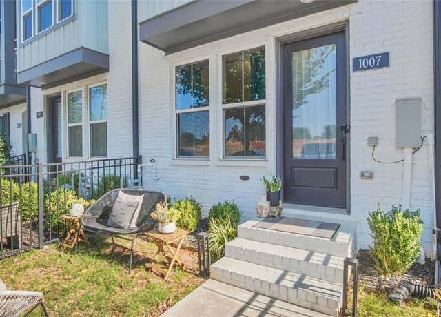 Property at 1007 Katie Kerr Dr, Decatur, GA 30030, 2 beds, 2.5 baths