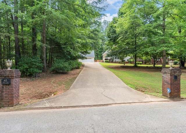Property at 413 Tuxedo Dr, Commerce, GA 30530, 5 beds, 3.5 baths