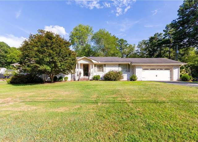 Property at 421 Mcdaniel St, Monroe, GA 30655, 3 beds, 3 baths