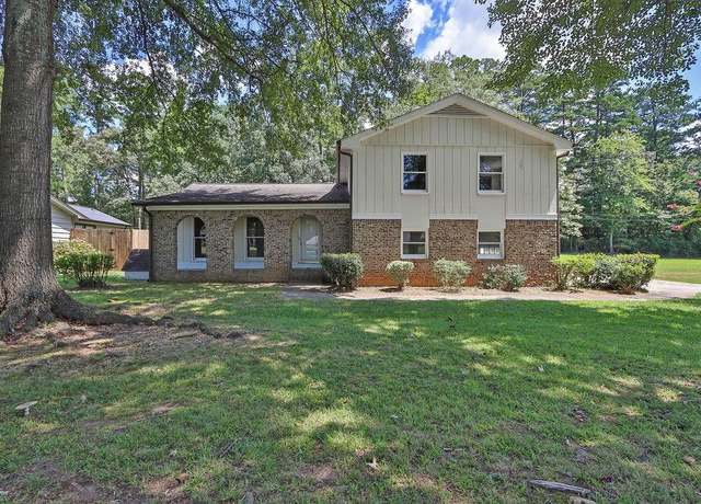 Property at 195 King Arthur Dr, Lawrenceville, GA 30046, 3 beds, 2 baths