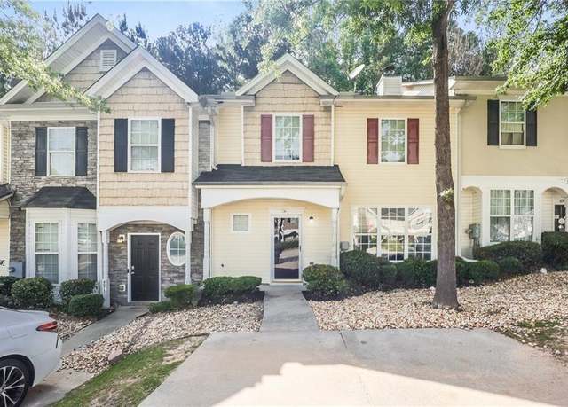 Property at 6073 Camden Forrest Dr, Riverdale, GA 30296, 3 beds, 2.5 baths