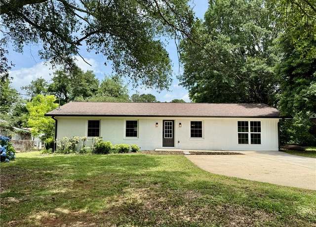 Property at 5032 Florence St, Oakwood, GA 30566, 3 beds, 2 baths