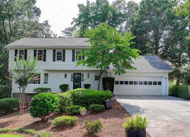 Property at 3825 Creekview Dr NE, Marietta, GA 30068, 4 beds, 3.5 baths