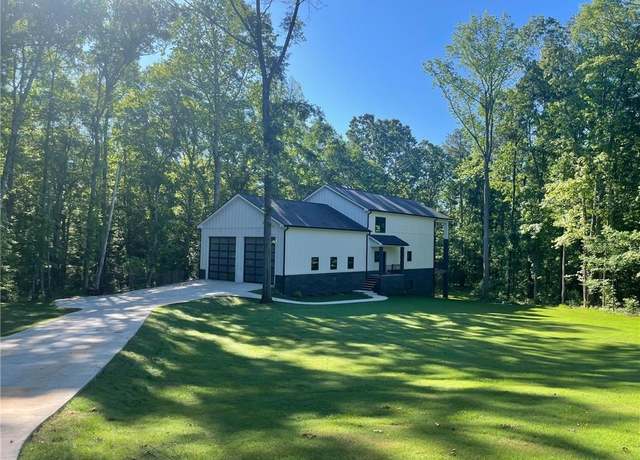Property at 221 Dragonfly Cv, Toccoa, GA 30577, 3 beds, 3.5 baths