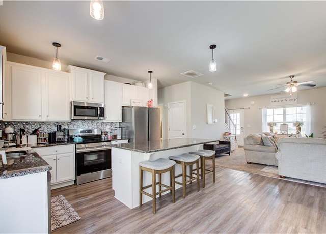 Property at 516 Grand Magnolia St, Jackson, GA 30233, 4 beds, 2.5 baths