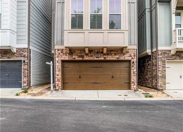 Property at 3005 Devoncroft St SE, Smyrna, GA 30080, 2 beds, 2.5 baths