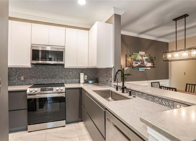 Property at 955 Juniper St NE #3331, Atlanta, GA 30309, 2 beds, 2 baths