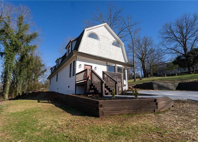Property at 109 Shirley Ln SE, Acworth, GA 30101, 6 beds, 4 baths