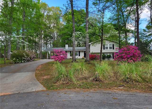 Property at 4561 N Woodlake Ln SE, Conyers, GA 30013, 4 beds, 3 baths