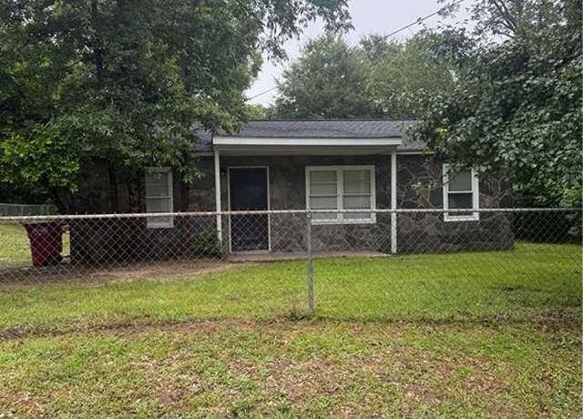 Property at 5770 Satterfield Dr, Macon, GA 31206, 2 beds, 1 bath