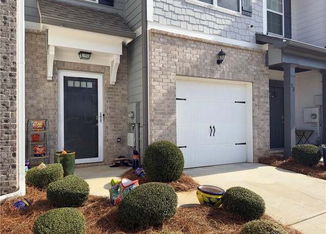 Property at 75 Chastain Cir, Newnan, GA 30263, 3 beds, 2.5 baths