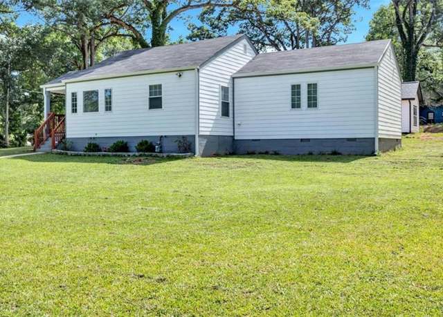 Property at 2408 Hillcrest Dr, East Point, GA 30344, 3 beds, 2 baths