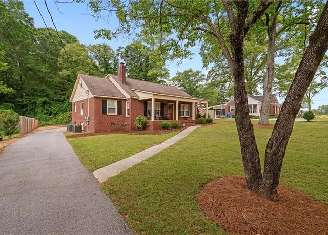 Property at 1154 Rome St, Carrollton, GA 30117, 4 beds, 3 baths