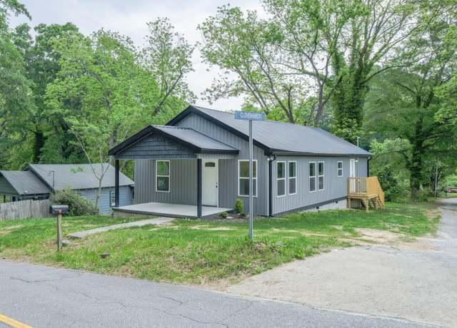Property at 11 Cloverhurst Dr, Toccoa, GA 30577, 3 beds, 2 baths