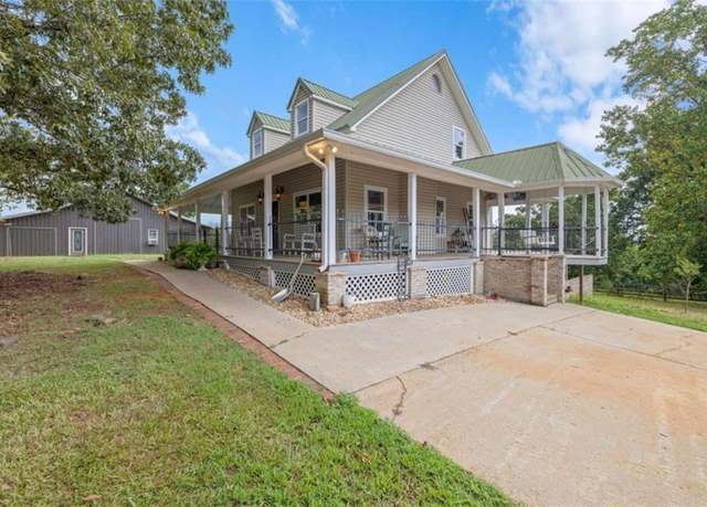 Property at 369 Dyer Farm Rd, Cleveland, GA 30528, 2 beds, 2 baths