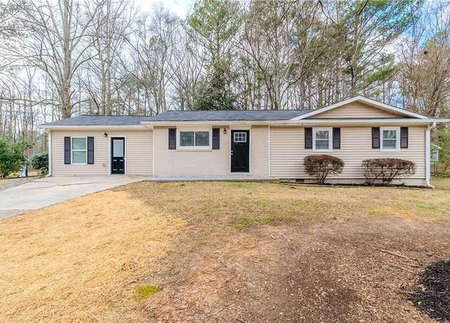 Property at 8673 Chestnut Ln, Lithia Springs, GA 30122, 4 beds, 2.5 baths