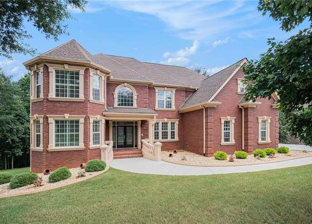 Property at 1637 Madison Ln SE, Conyers, GA 30013, 8 beds, 5 baths